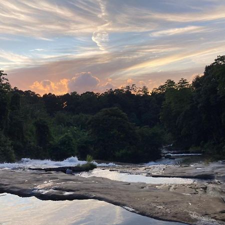 Nisha Homestay Inn ペラデニヤ エクステリア 写真