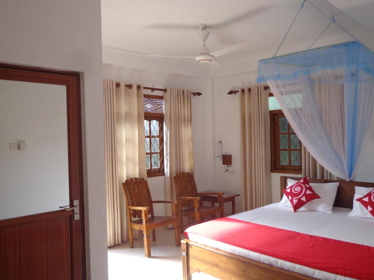 Nisha Homestay Inn ペラデニヤ エクステリア 写真