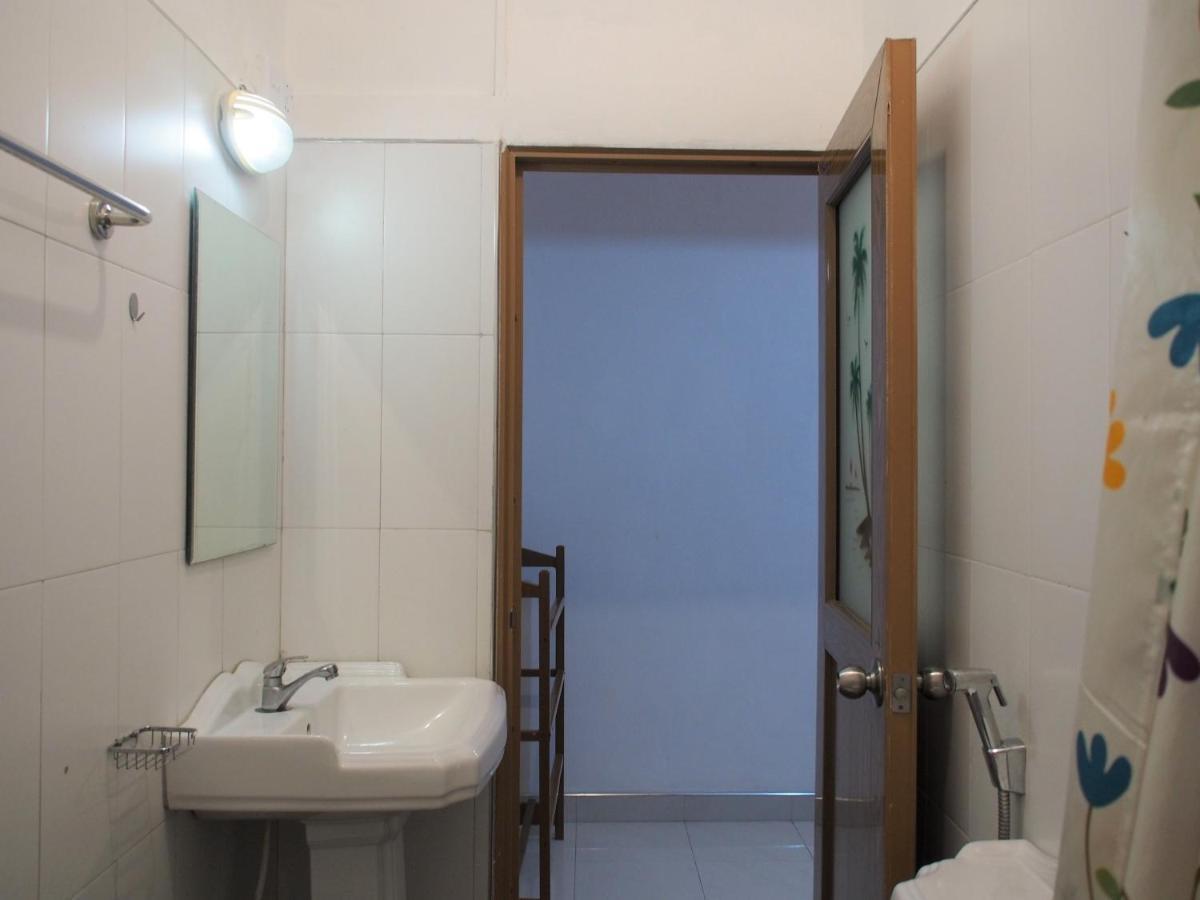 Nisha Homestay Inn ペラデニヤ エクステリア 写真