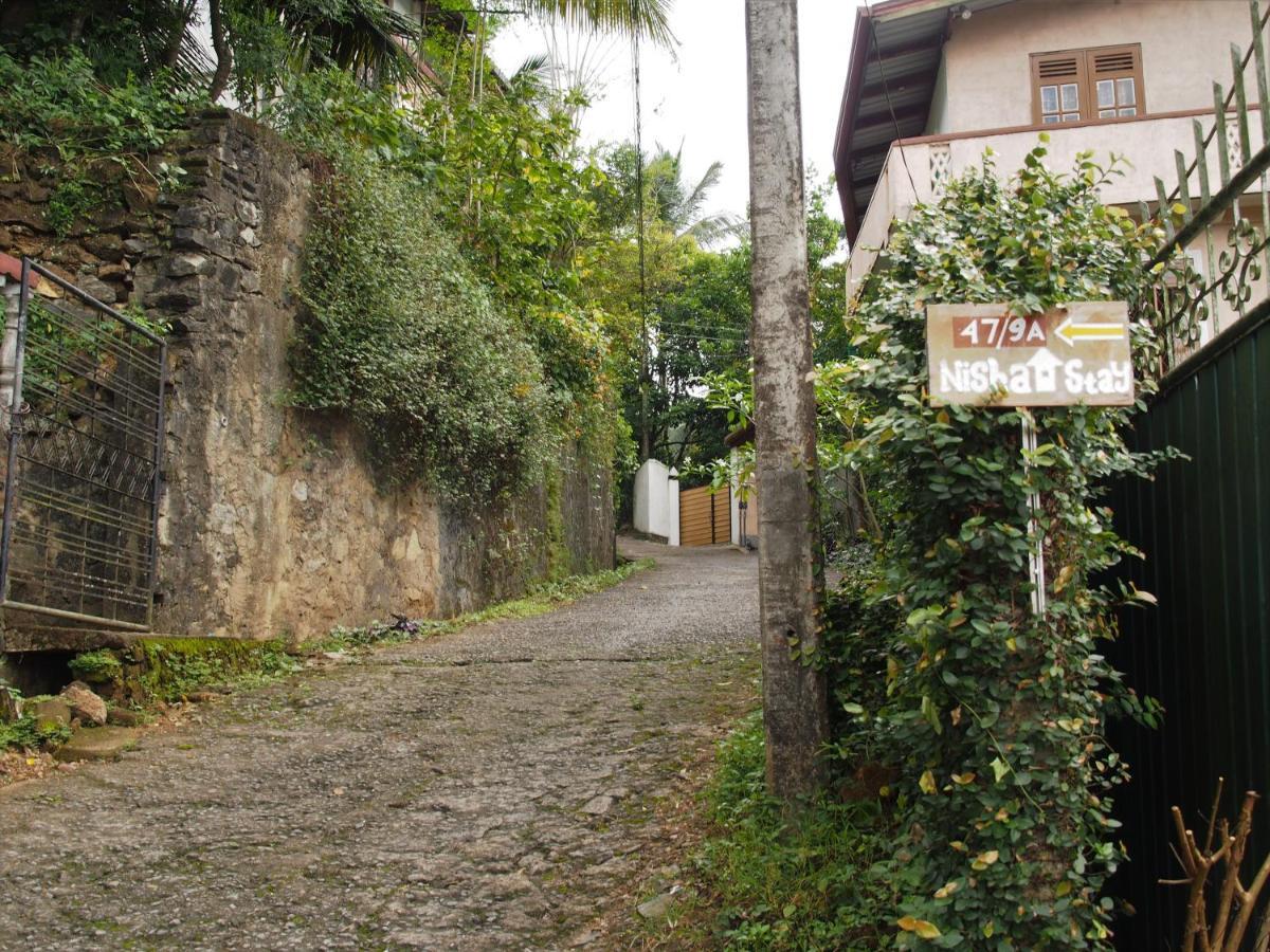Nisha Homestay Inn ペラデニヤ エクステリア 写真